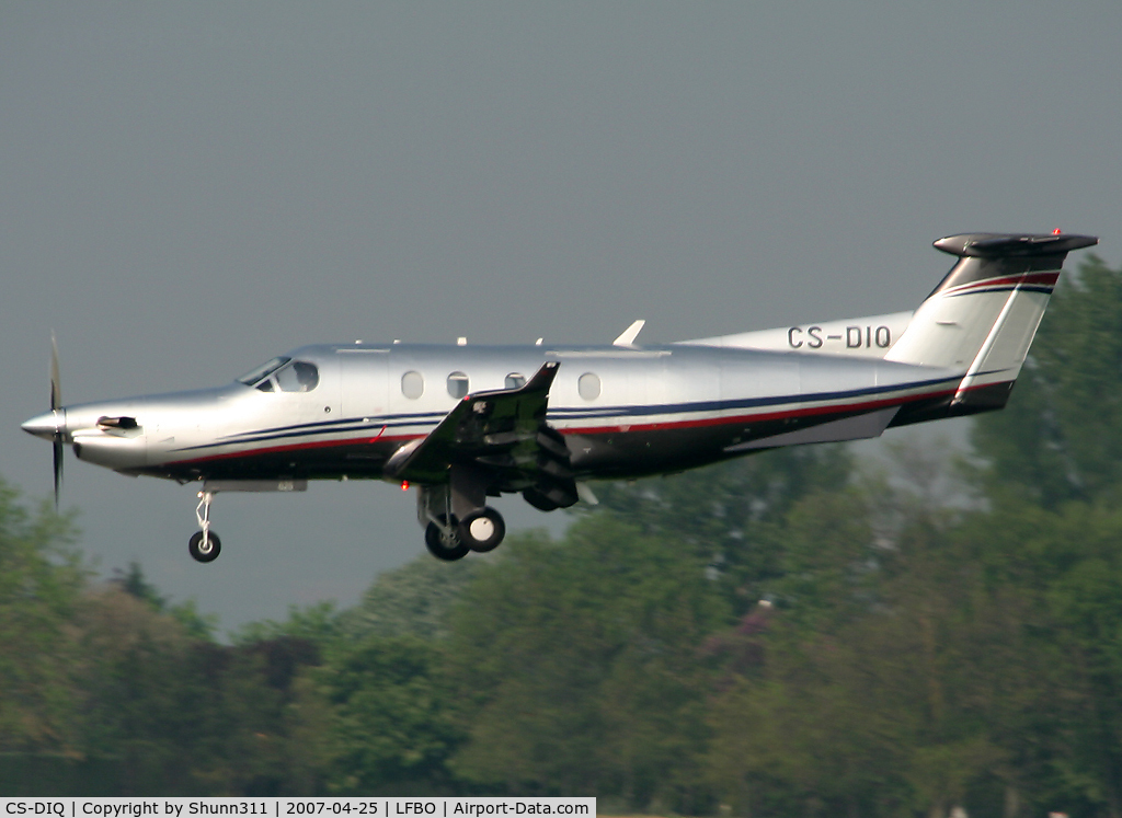 CS-DIQ, 2005 Pilatus PC-12/45 C/N 625, Landing rwy 32R