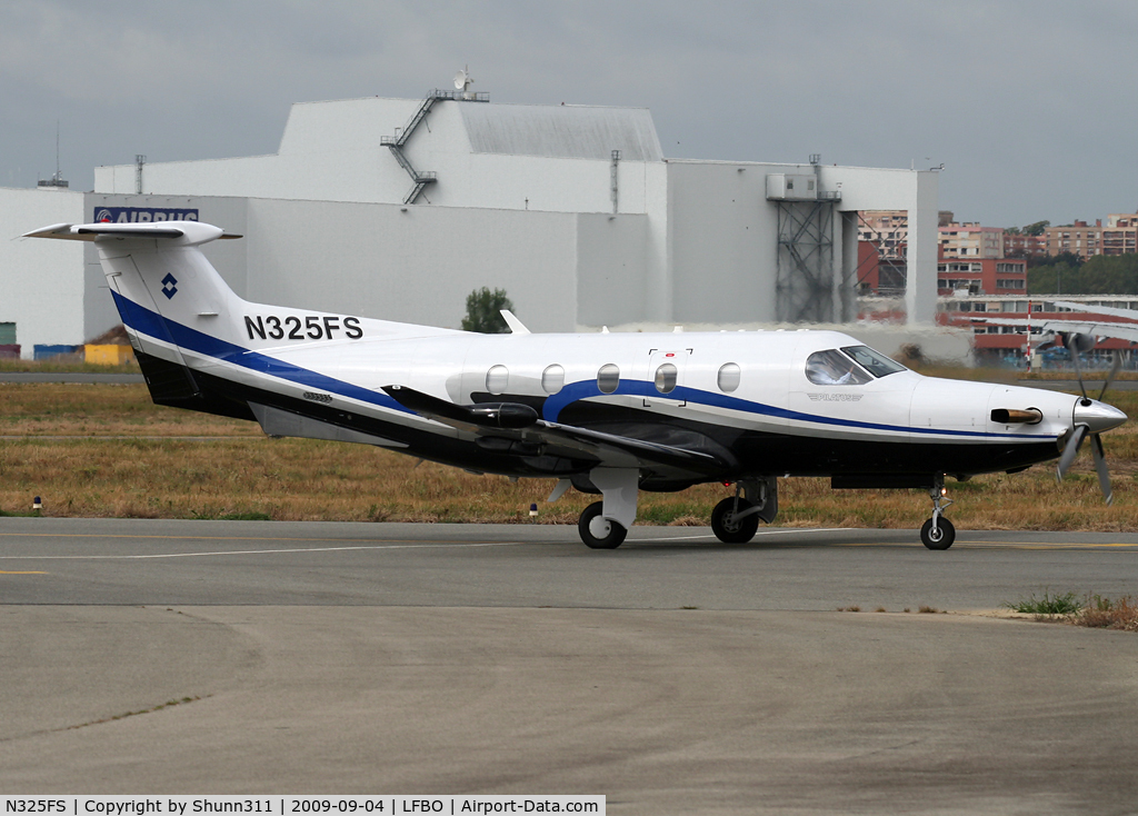 N325FS, 2006 Pilatus PC-12/47 C/N 746, Taxiing to the General Aviation Area...