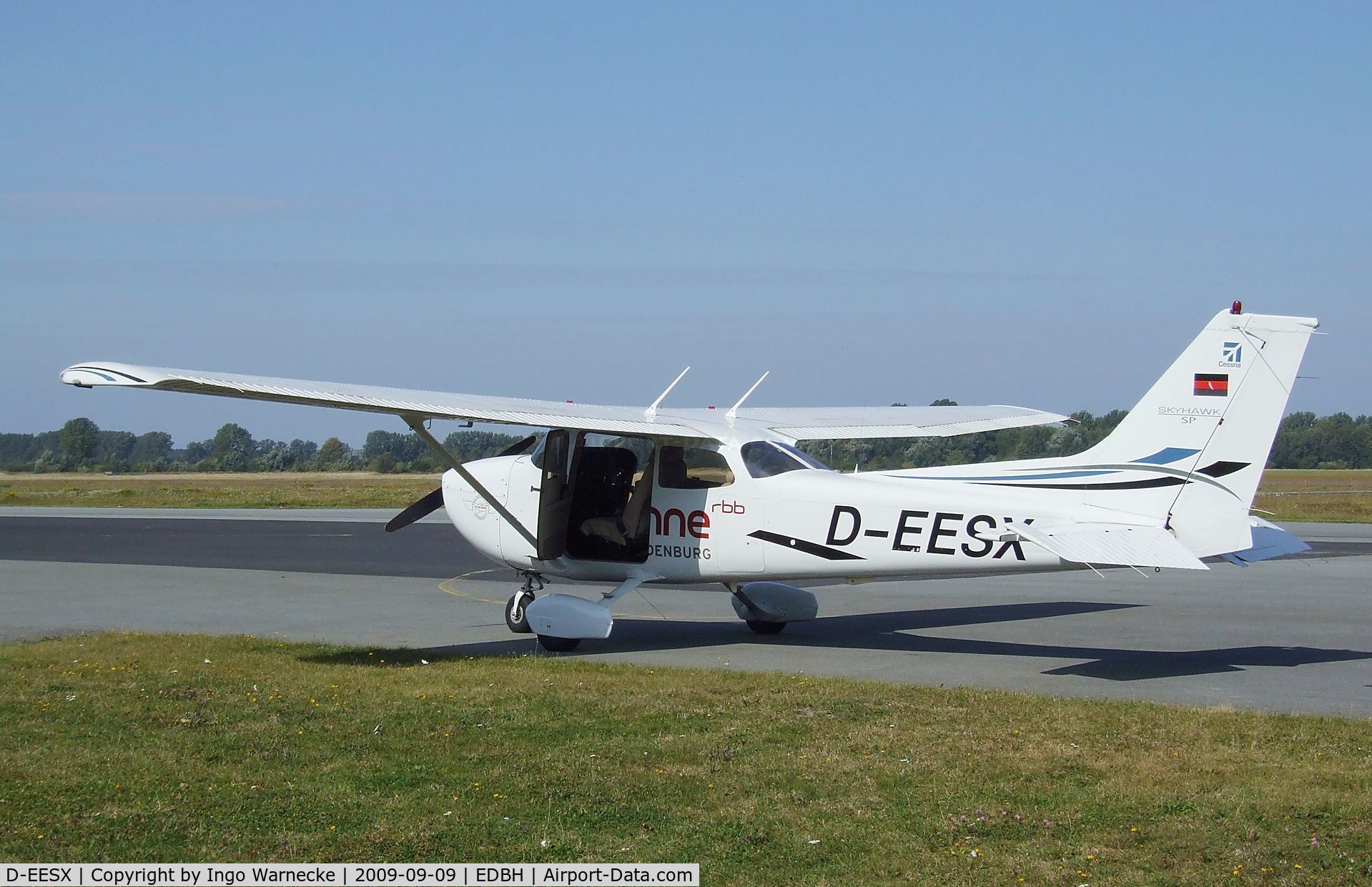 D-EESX, 2006 Cessna 172S Skyhawk SP C/N 172S10382, Cessna 172S Skyhawk SP at Stralsund/Barth airport