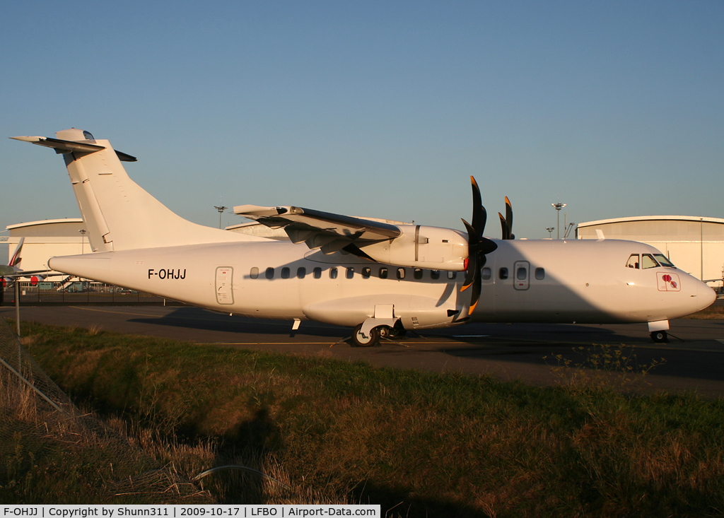 F-OHJJ, 2001 ATR 42-512 C/N 614, Come back from lease and stored in all white c/s at the Latecoere Aeroservice factory...