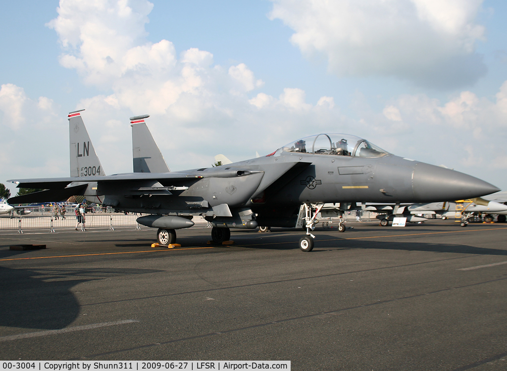 00-3004, 2000 McDonnell Douglas F-15E Strike Eagle C/N 1370/E231, Static display during LFSR Airshow 2009