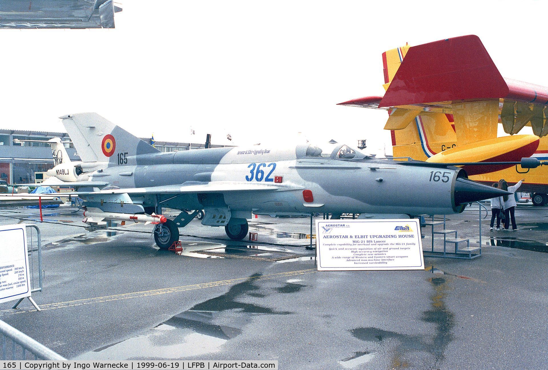 165, Mikoyan-Gurevich MiG-21bis-L C/N N75001012, Mikoyan i Gurevich MiG-21bis-L FISHBED at the Aerosalon 1999, Paris