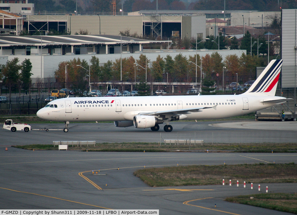 F-GMZD, 1995 Airbus A321-111 C/N 0529, Third Air France A321 in new modified livery...