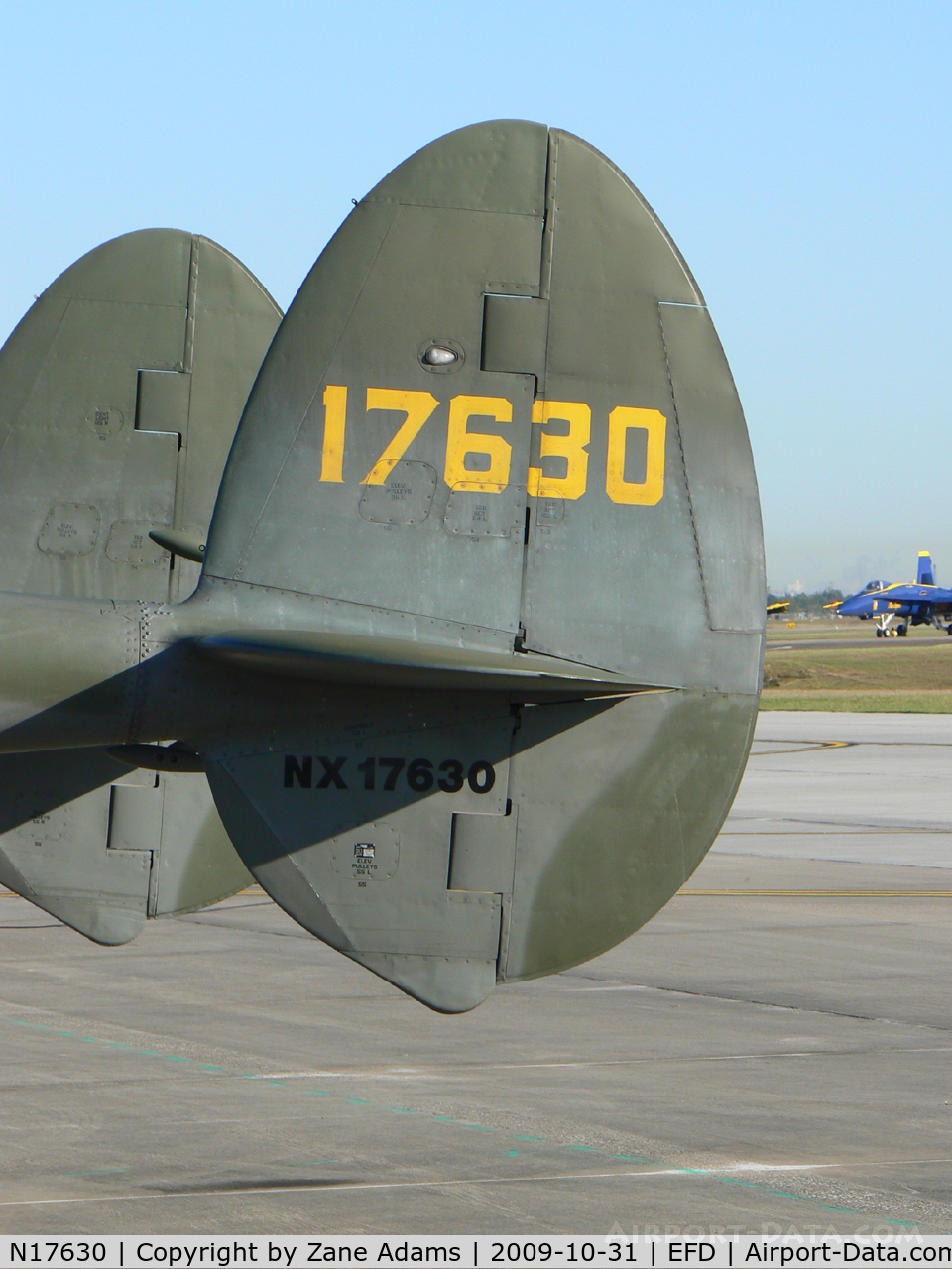 N17630, 1941 Lockheed P-38F C/N 41-7630 (222-5757), At the 2009 Wings Over Houston Airshow