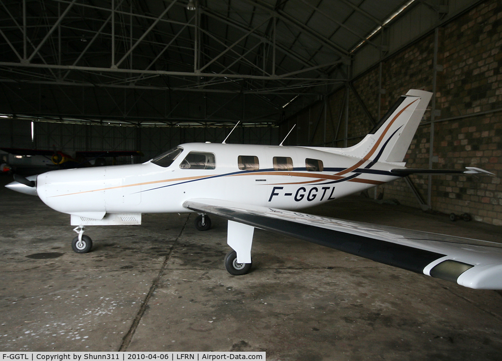 F-GGTL, 1985 Piper PA-46-310P Malibu C/N 46-8508077, Hangared...