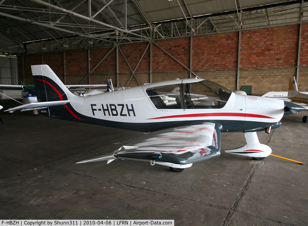F-HBZH, Robin DR-400-120 C/N 246, Hangared...
