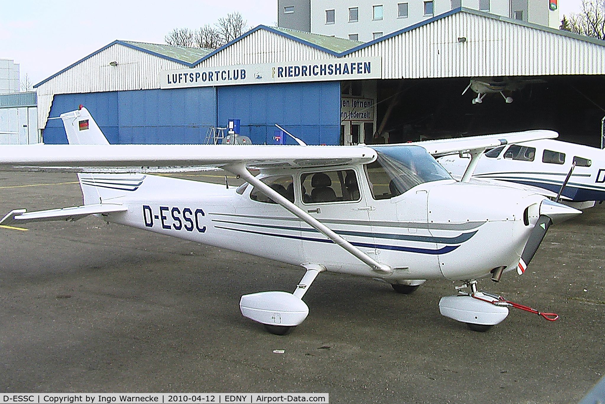 D-ESSC, Cessna 172S C/N 172S9538, Cessna 172S at Friedrichshafen airport