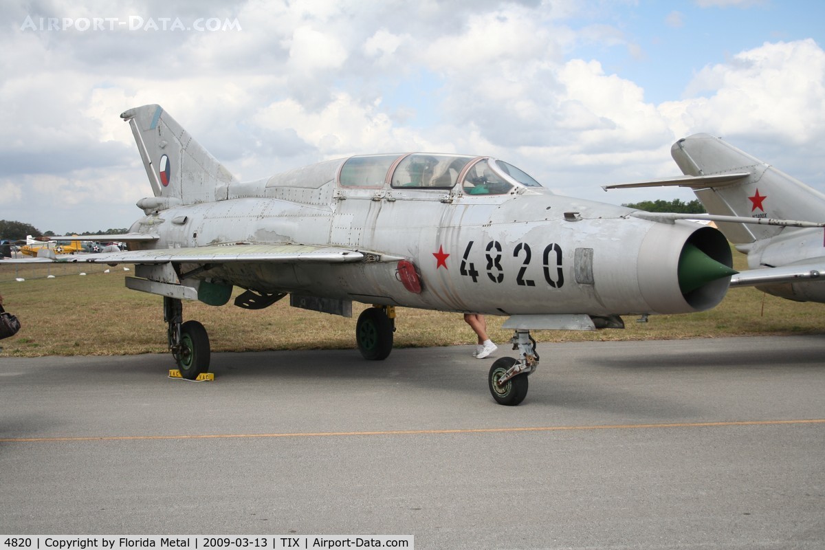 4820, Mikoyan-Gurevich MiG-21U C/N Y1001, Mig-21