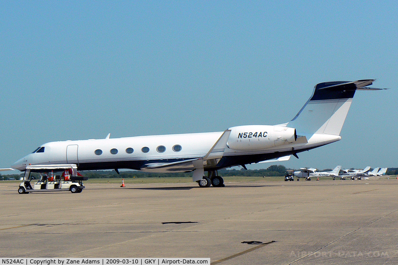 N524AC, 2002 Gulfstream Aerospace G-V C/N 686, At Arlington Municipal Airport, TX
