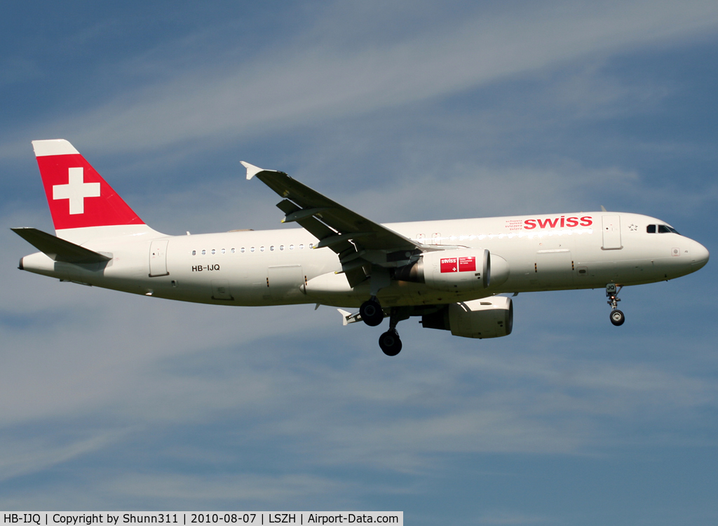 HB-IJQ, 1997 Airbus A320-214 C/N 701, Landing rwy 14