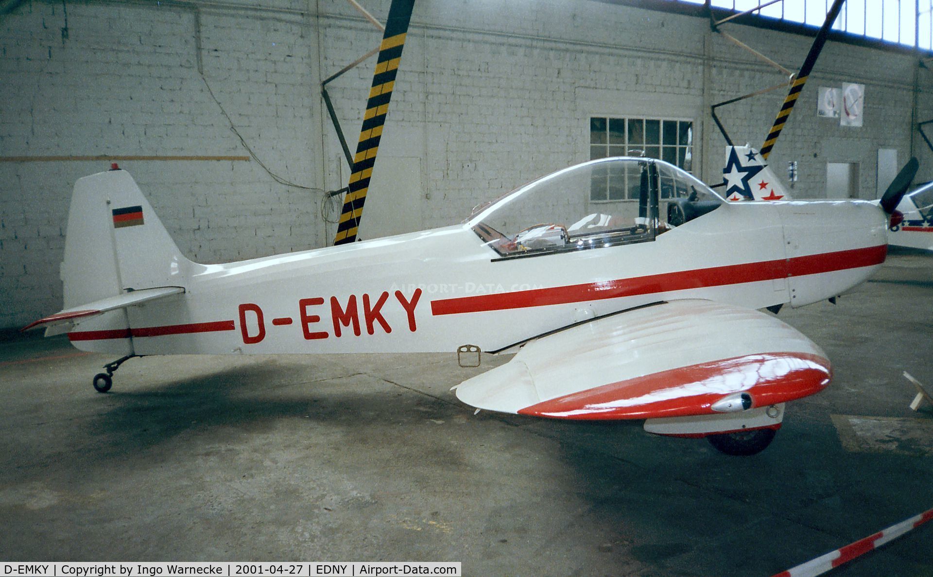 D-EMKY, Binder CP-301S Smaragd C/N 104, Binder CP-301S Smaragd at AERO 2001, Friedrichshafen