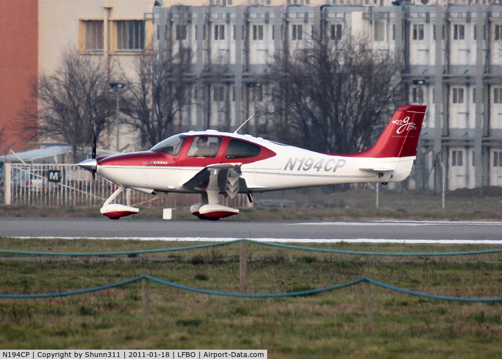N194CP, 2008 Cirrus SR22 C/N 3059, Ready for take off rwy 32R...