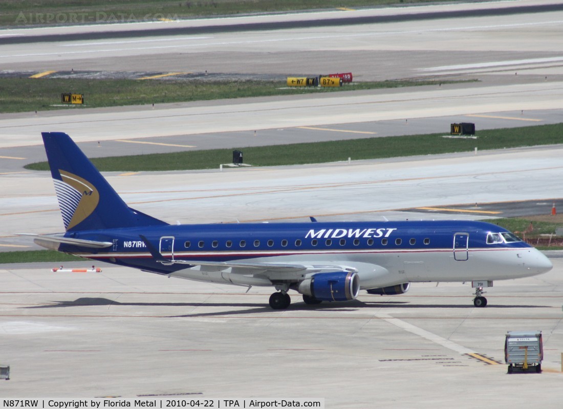 N871RW, 2006 Embraer 170SU (ERJ-170-100SU) C/N 17000140, Midwest E170