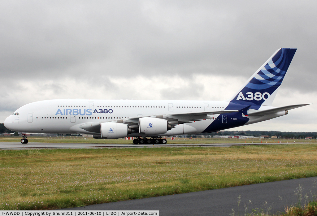F-WWDD, 2005 Airbus A380-861 C/N 004, C/n 0004 - now with new modified titles...