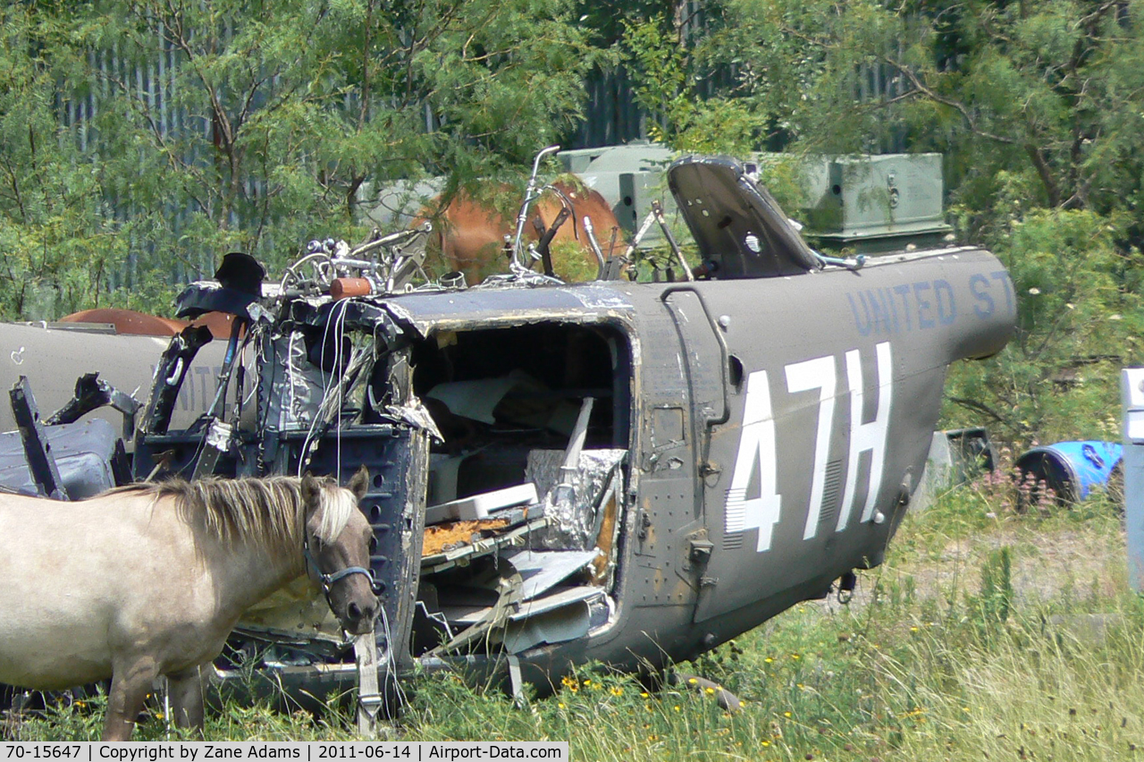 70-15647, 1970 Bell OH-58A Kiowa C/N 41198, Noted in a scrap yard with other helicopter hulks in Mansfield, TX