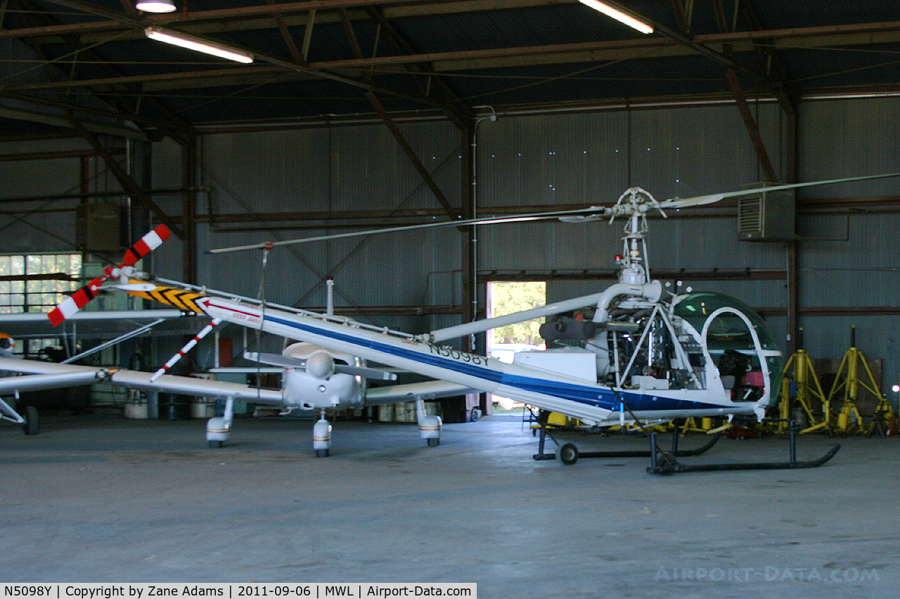 N5098Y, 1978 Hiller UH-12E C/N 5031, At Mineral Wells Municipal