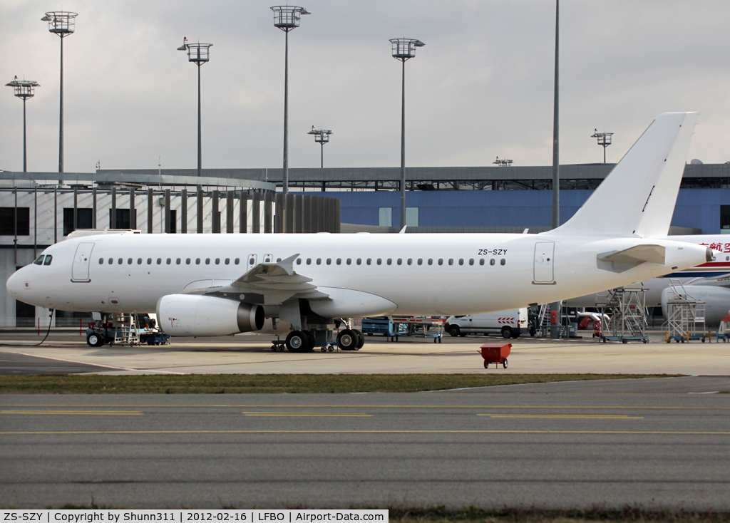 ZS-SZY, 2012 Airbus A320-232 C/N 5011, Delivery day soon...