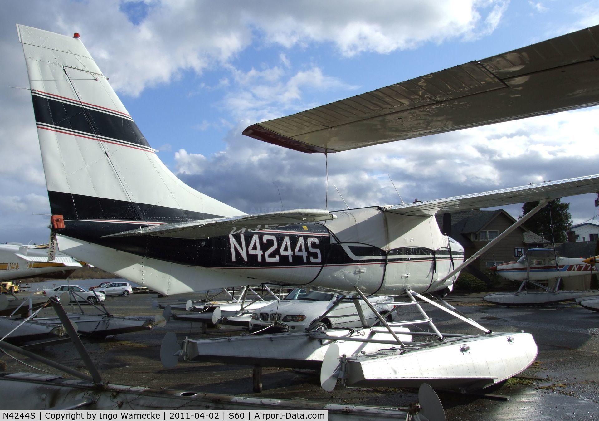 N4244S, Cessna U206G Stationair C/N U20603814, Cessna U206G Stationair on floats at Kenmore Air Harbor, Kenmore WA