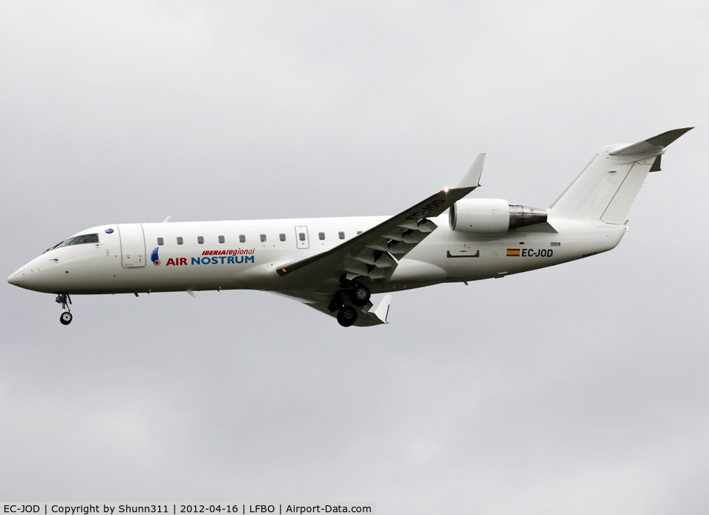 EC-JOD, 2006 Bombardier CRJ-200ER (CL-600-2B19) C/N 8061, Landing rwy 32L