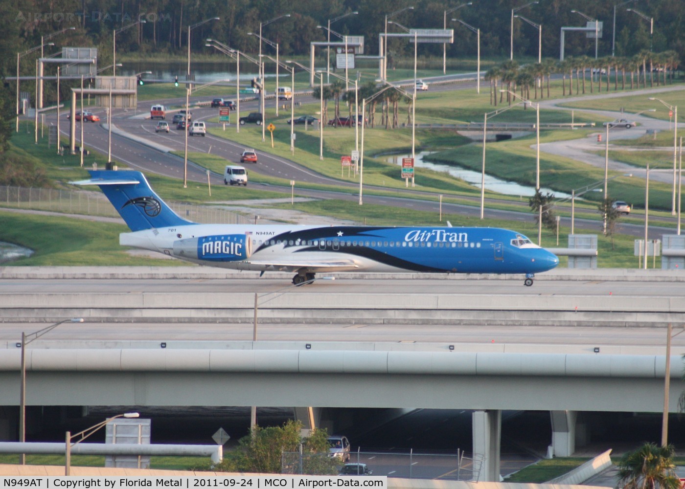 N949AT, 1999 Boeing 717-200 C/N 55003, Orlando Magic