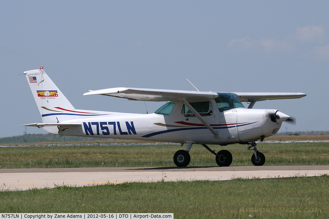 N757LN, 1977 Cessna 152 C/N 15279826, At Denton Municipal Airport