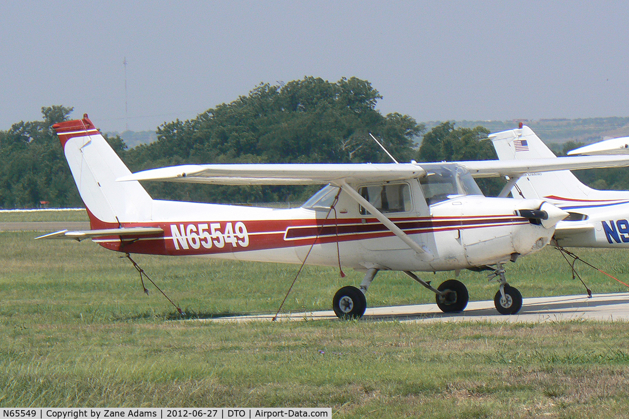 N65549, 1978 Cessna 152 C/N 15281611, At Denton Municipal