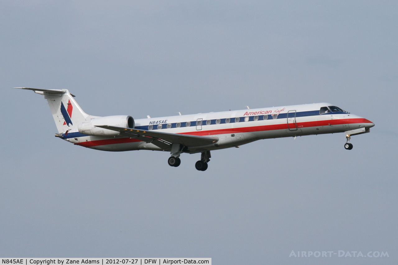 N845AE, 2003 Embraer ERJ-140LR (EMB-135KL) C/N 145685, American Eagle landing at DFW Airport