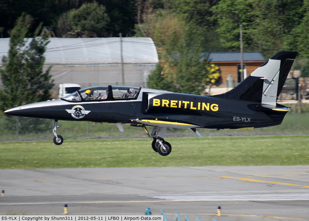 ES-YLX, Aero L-39 Albatros C/N 432905, Landing rwy 14R