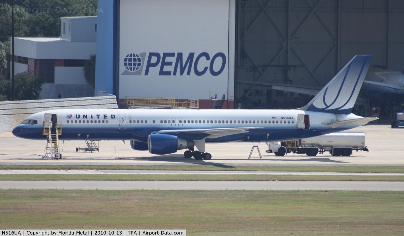 N516UA, 1990 Boeing 757-222 C/N 24860, United 757