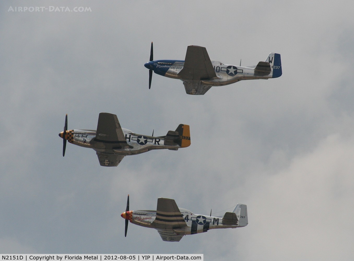 N2151D, 1944 North American F-51D Mustang C/N 122-40196, 3 ship formation