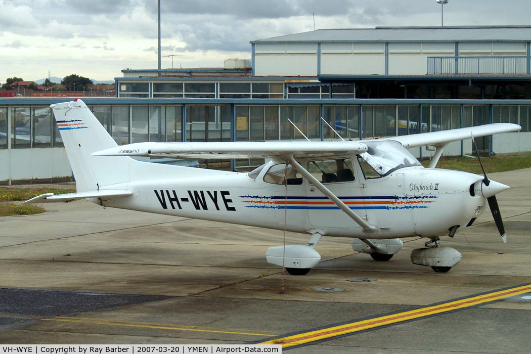 VH-WYE, 1975 Cessna 172M C/N 17266315, Cessna 172M Skyhawk [172-66315] Essendon~VH 20/03/2007