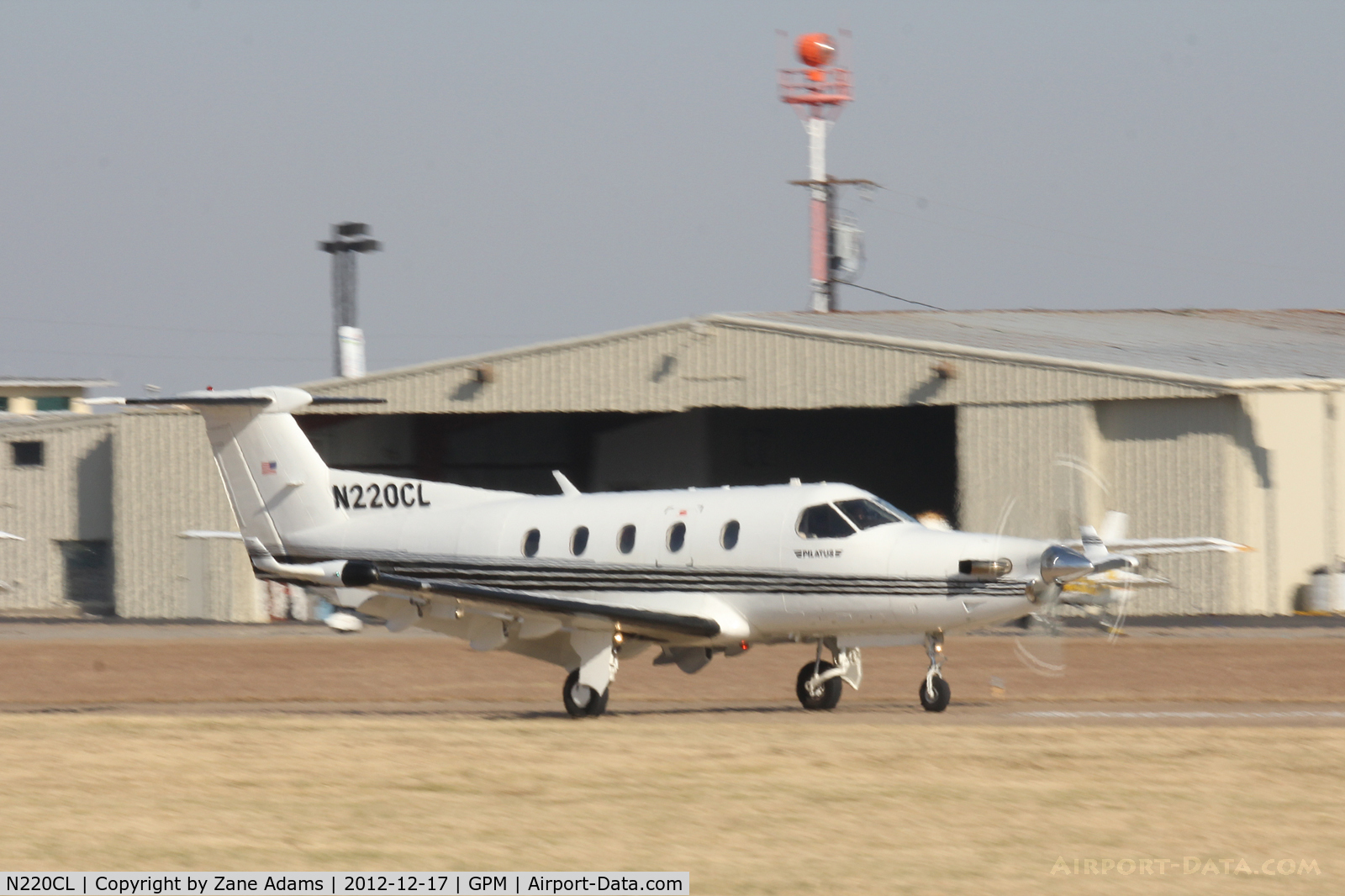 N220CL, 2001 Pilatus PC-12/45 C/N 364, Landing at Grand Prairie Airport