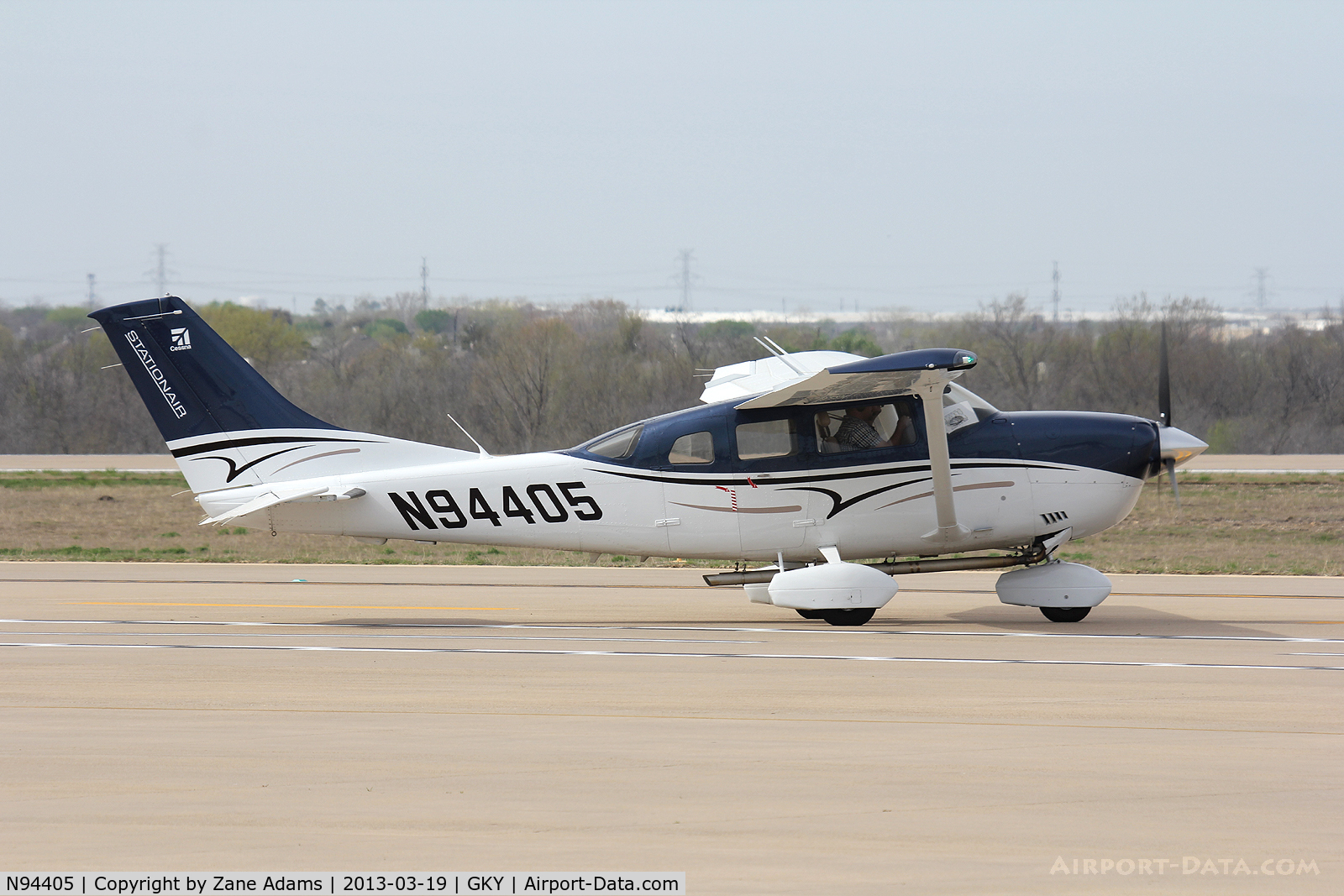 N94405, Cessna 206H Stationair C/N 20608345, At Arlington Municipal Airport