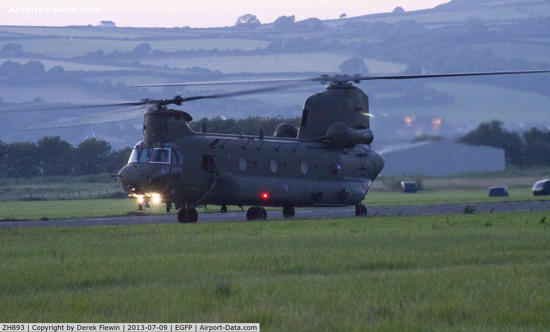 ZH893, Boeing Vertol Chinook HC.2A C/N M4456, Chinook HC.2A, ramp up, ready to lift and depart for the range.