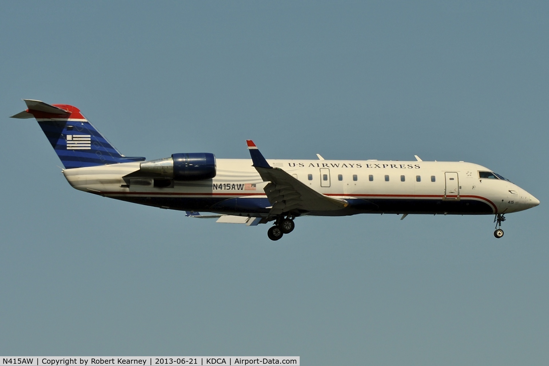 N415AW, 2001 Bombardier CRJ-200LR (CL-600-2B19) C/N 7593, On short finals for r/w 19