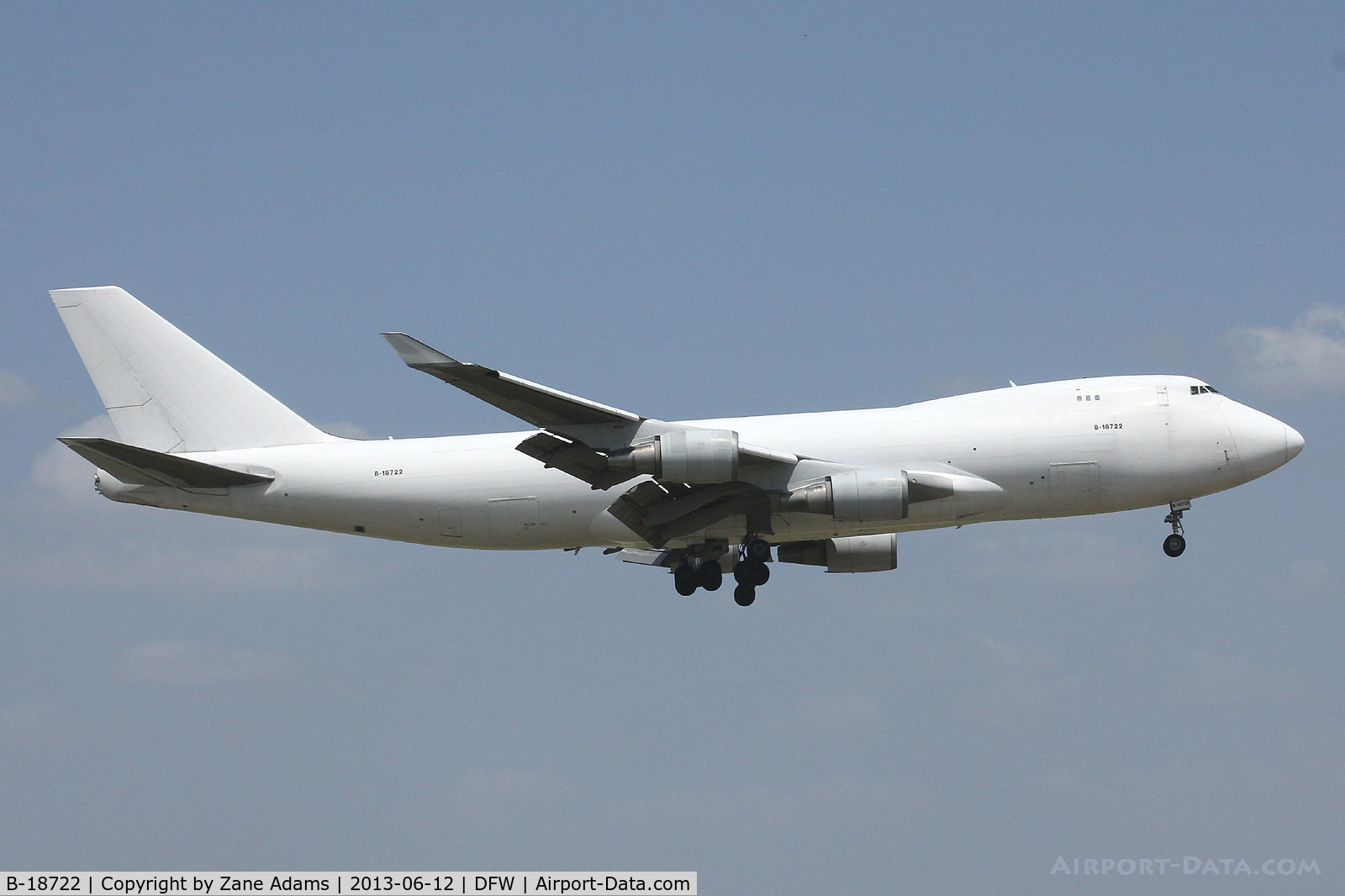 B-18722, 2006 Boeing 747-409F/SCD C/N 34265, Landing at DFW Airport