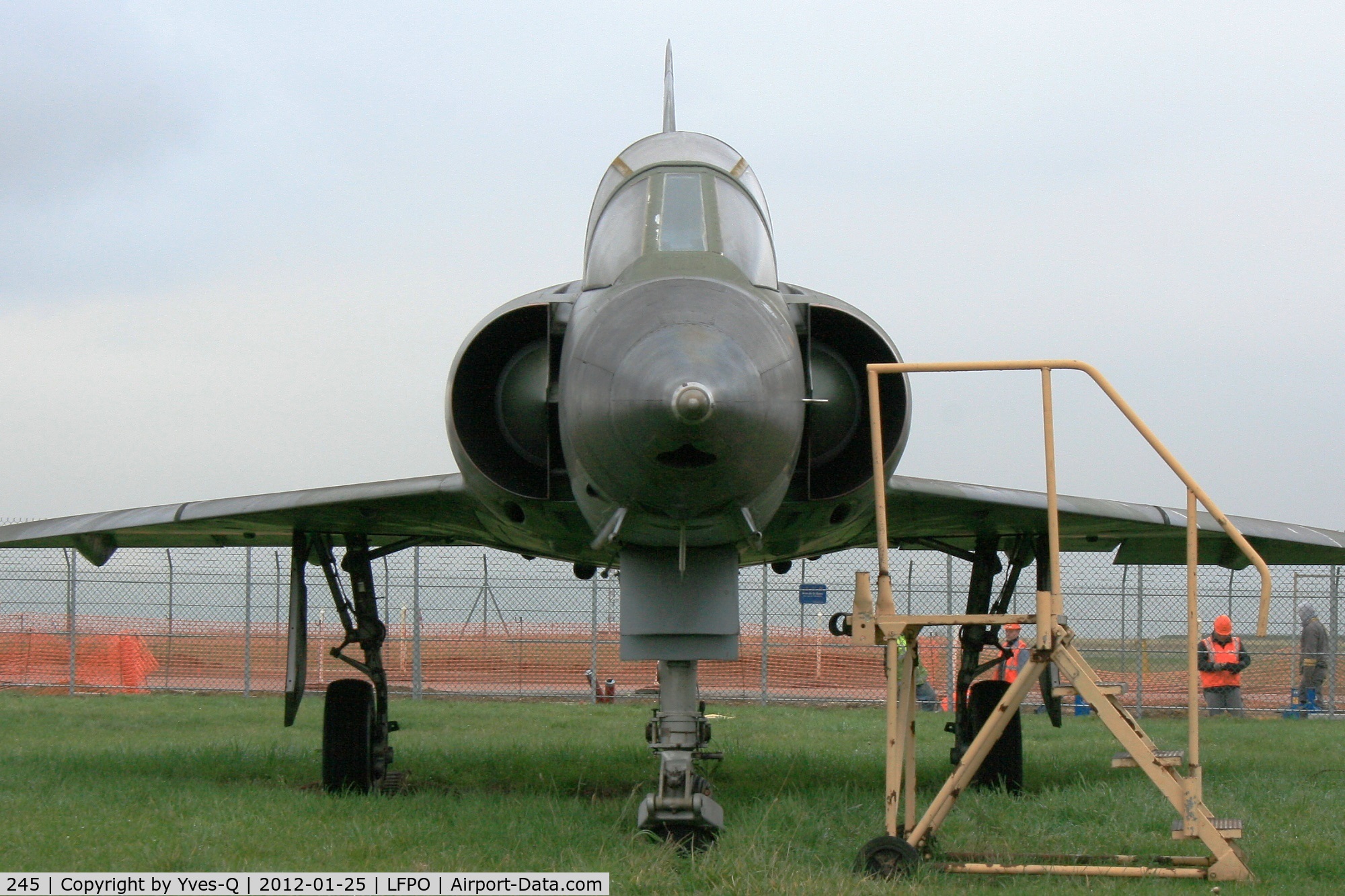 245, Dassault Mirage IIIB-2(RV) C/N 245, Dassault Mirage IIIB-2(RV), Delta Athis Museum, Paray near Paris-Orly Airport.