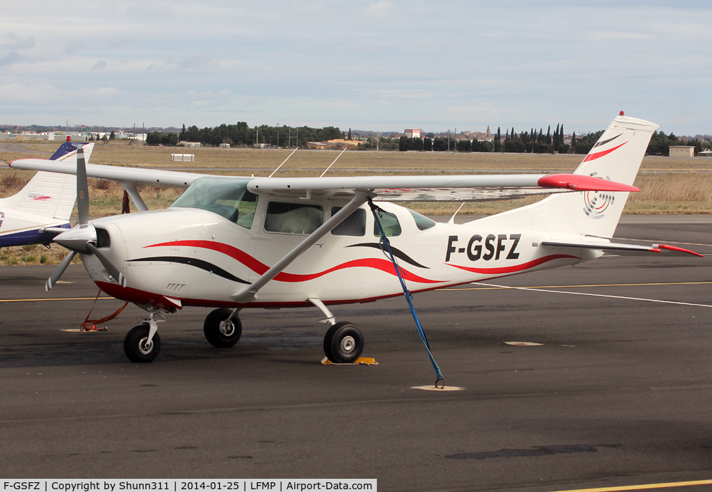 F-GSFZ, 1972 Cessna U206F Stationair C/N U206-01952, Parked at the Airclub...