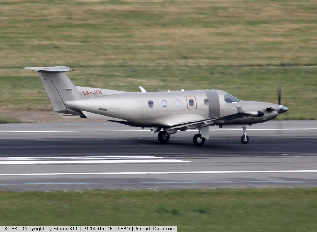 LX-JFK, 2005 Pilatus PC-12/45 C/N 683, Landing rwy 14R