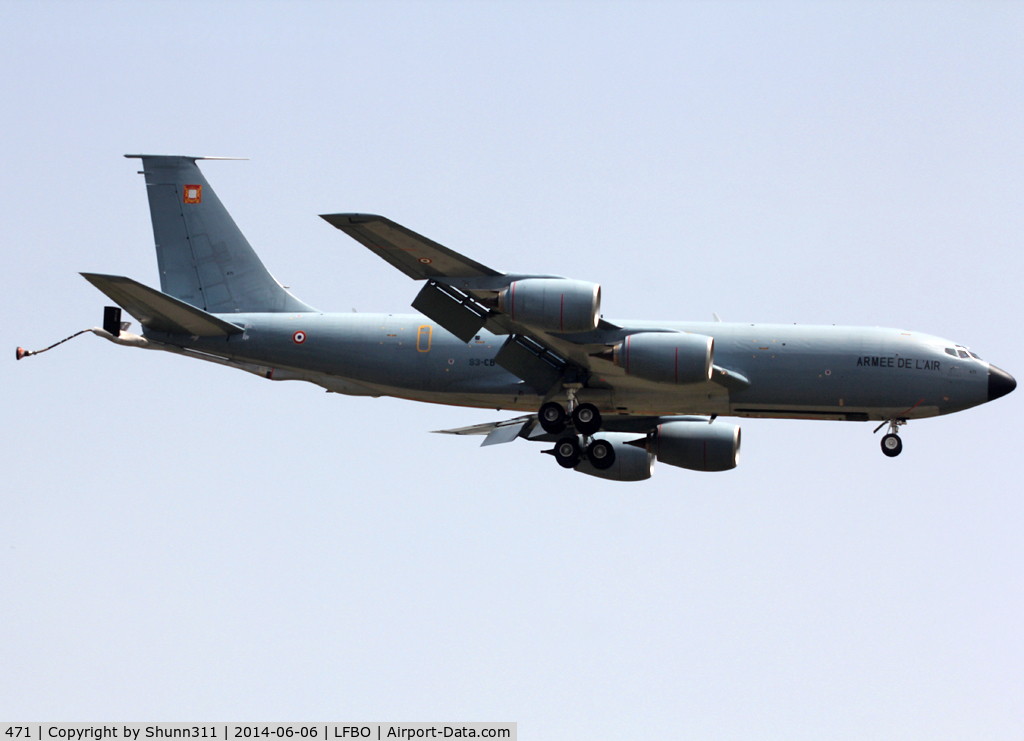 471, 1964 Boeing C-135FR Stratotanker C/N 18680, Go around for exercices above rwy 14R