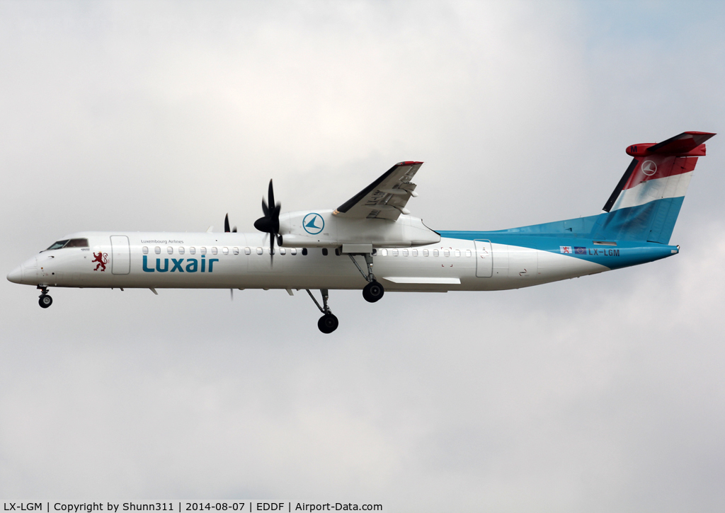 LX-LGM, 2012 De Havilland Canada DHC-8-402Q Dash 8 C/N 4425, Landing rwy 25L