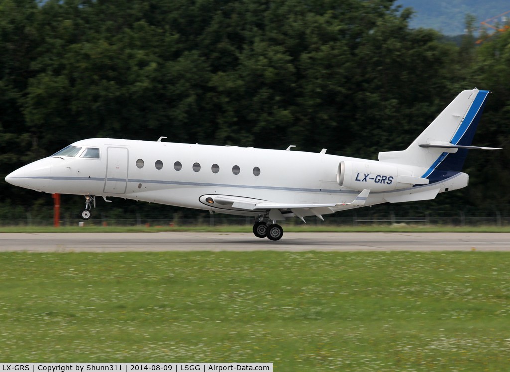 LX-GRS, 2004 Gulfstream Aerospace G200 C/N 103, Landing rwy 23