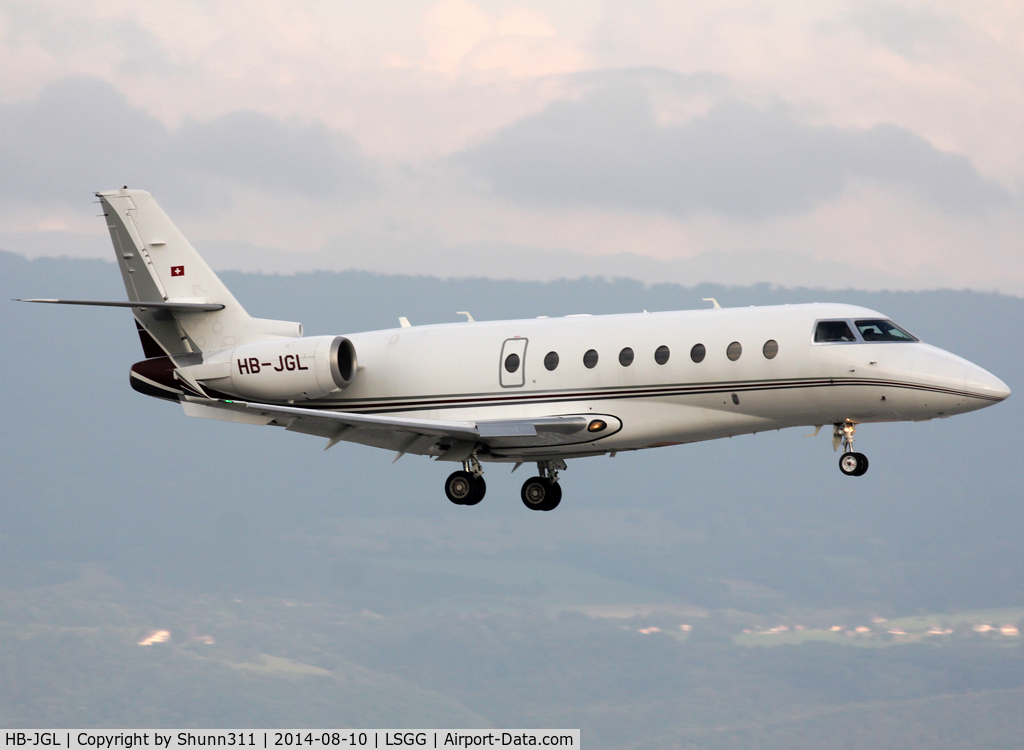 HB-JGL, 2008 Gulfstream Aerospace G200 C/N 193, Landing rwy 23