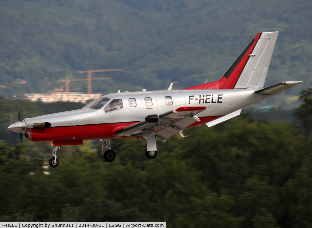 F-HELE, 2009 Socata TBM-700 C/N 511, Landing rwy 23
