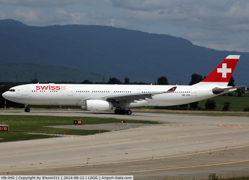 HB-JHG, 2010 Airbus A330-343X C/N 1101, Lining up rwy 23 for departure...