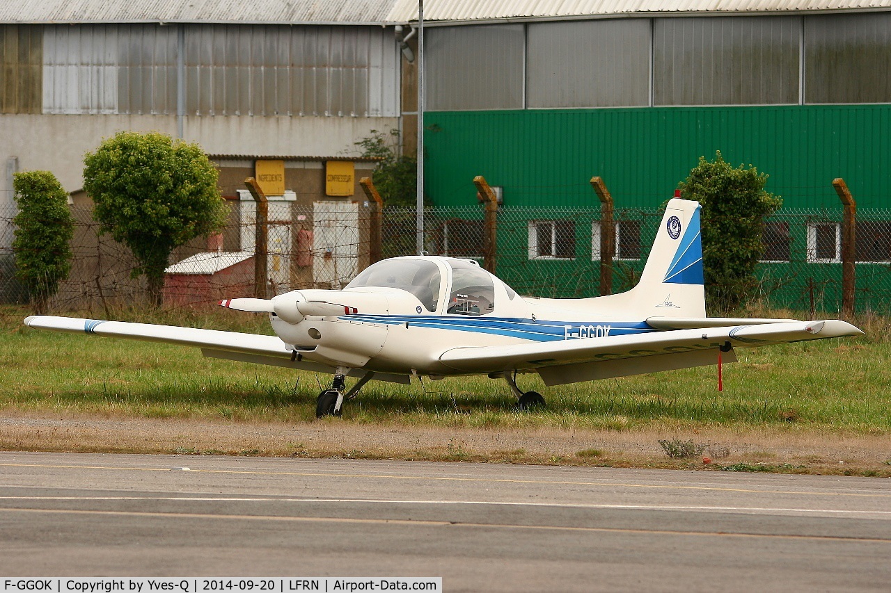 F-GGOK, 1989 Grob G-115A C/N 8096, Grob G-115A, Rennes St Jacques flying club (LFRN-RNS) Air show 2014