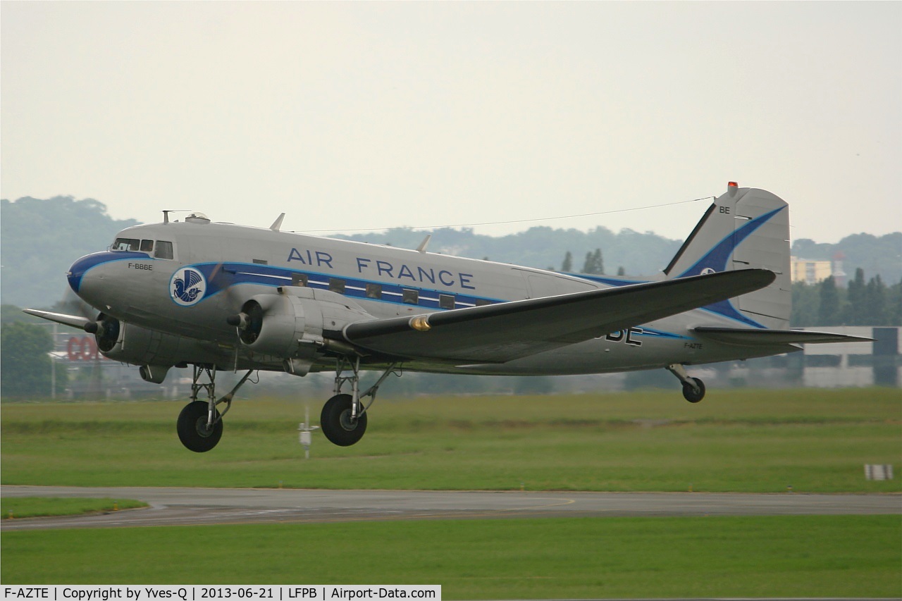F-AZTE, 1943 Douglas C-47A-1-DL  Skytrain C/N 9172, Douglas C-47A Skytrain, Take off Rwy 21, Paris-Le Bourget Air Show 2013