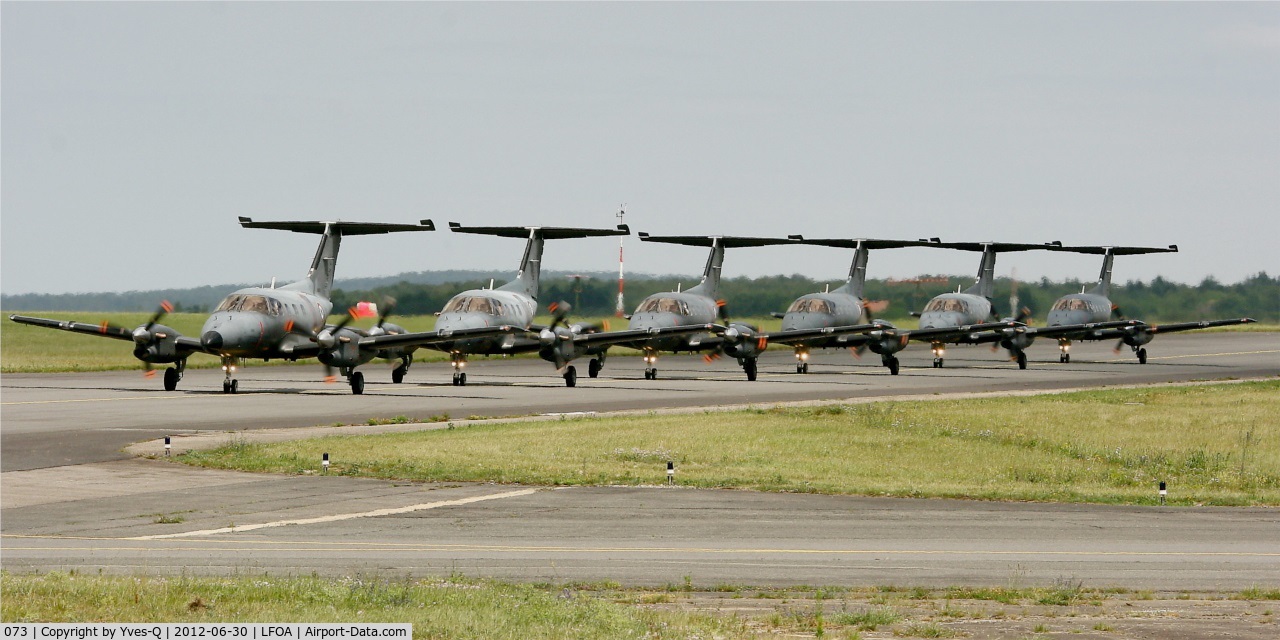 073, Embraer EMB-121AA Xingu C/N 121073, Embraer EMB-121AA Xingu, Taxiing after display, Avord Air Base 702 (LFOA)  Air Show in june 2012