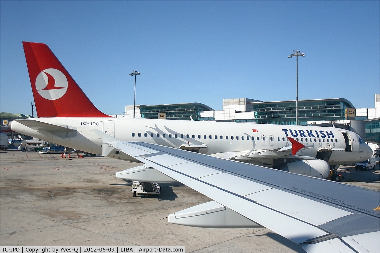 TC-JPO, 2008 Airbus A320-232 C/N 3567, Airbus A320-232, Boarding area, Istanbul Atatürk Airport (LTBA-IST)