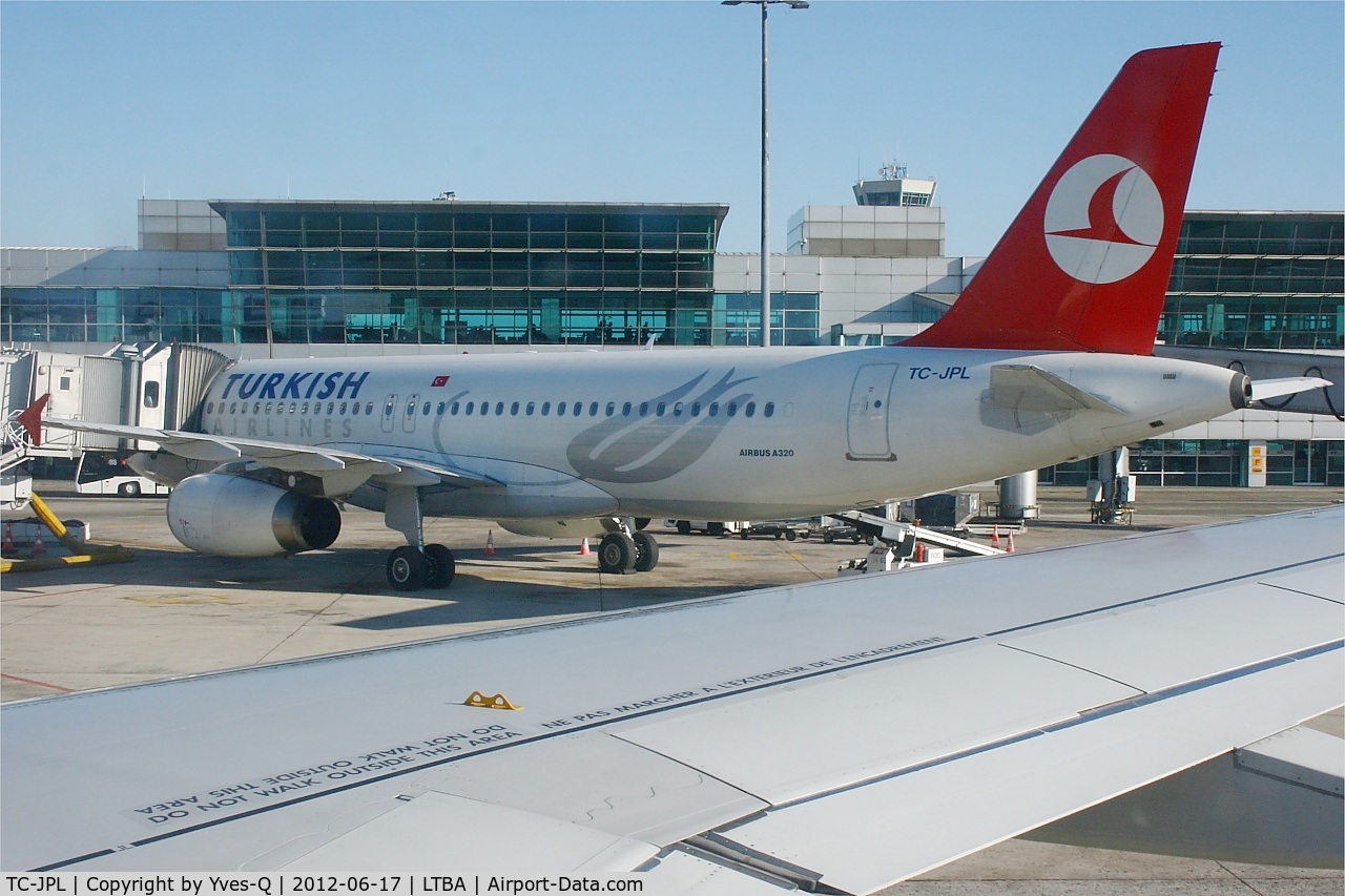 TC-JPL, 2007 Airbus A320-232 C/N 3303, Airbus A320-232, Boarding area, Istanbul Atatürk Airport (LTBA-IST)